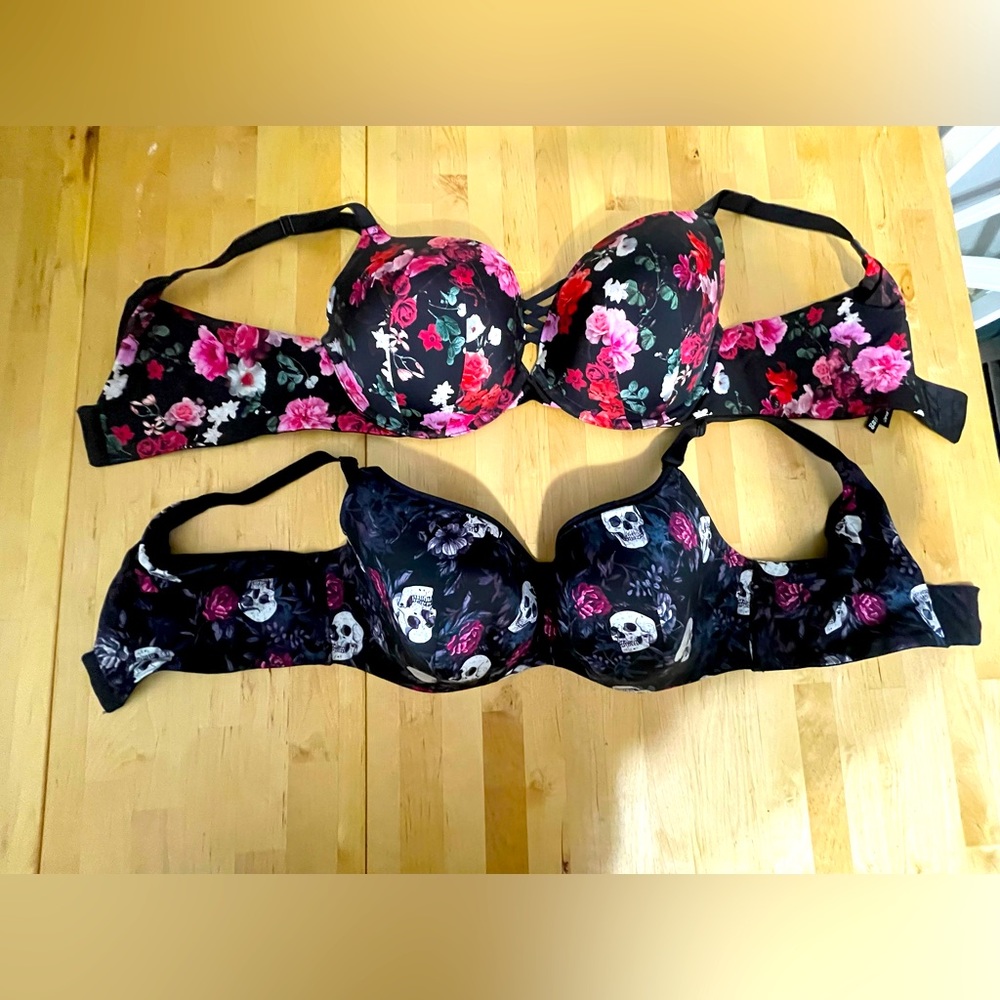 Torrid bra’s size 40DD. Never worn.